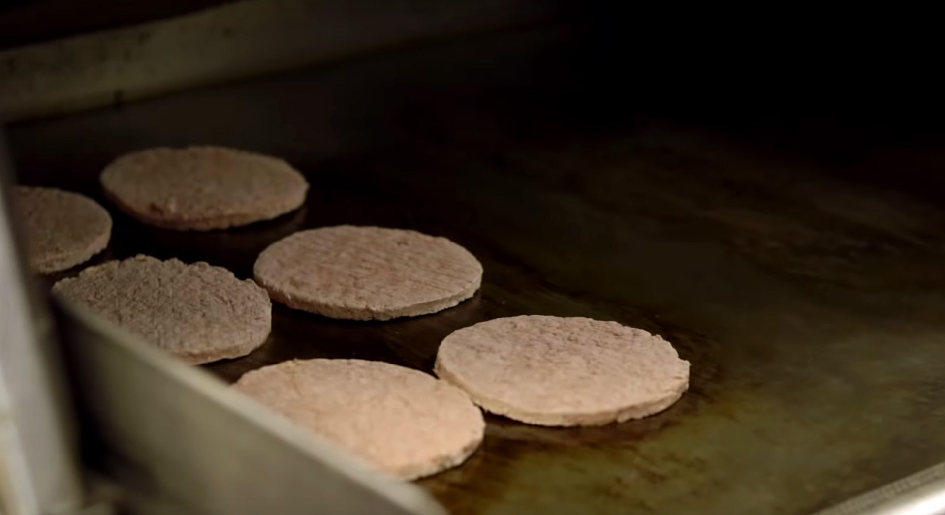 Know Our Food - Why is McDonald's beef so much paler than what is available at butcheries? Know Our Food - Why is McDonald's beef so much paler than what is available at butcheries?